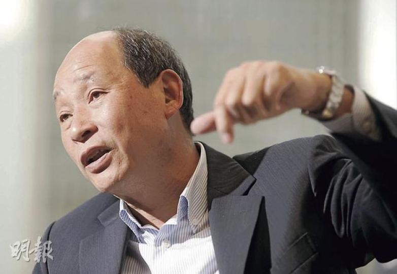 行會新貴張學明表示,理解市民對行會成員有高要求,但無奈剛獲委任便再被傳媒報道其家僭建,他說不介意被人以「放大鏡」看待,因自己一直對言行、生活都有所要求,「看不到有什麼對不起市民」。 (余俊亮攝) 行會新貴張學明表示,理解市民對行會成員有高要求,但無奈剛獲委任便再被傳媒報道其家僭建,他說不介意被人以「放大鏡」看待,因自己一直對言行、生活都有所要求,「看不到有什麼對不起市民」。 (余俊亮攝)