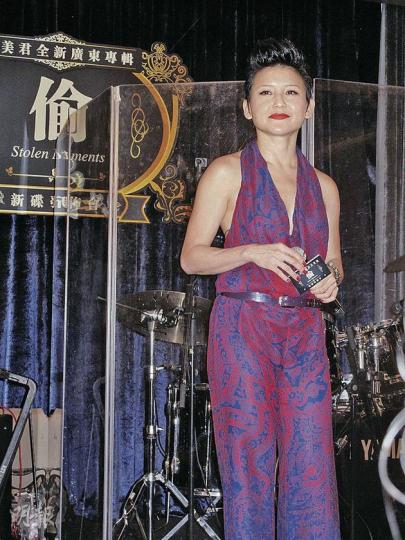 劉美君重唱別人的歌,不怕被比較。(攝影/記者:柯美) 劉美君重唱別人的歌,不怕被比較。(攝影/記者:柯美)