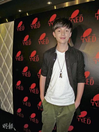 Greyson希望在百忙之中抽空購物。(攝影/記者:林蘊兒)Greyson與粉絲唱K打成一片。(攝影/記者:林蘊兒) Greyson希望在百忙之中抽空購物。(攝影/記者:林蘊兒)Greyson與粉絲唱K打成一片。(攝影/記者:林蘊兒)