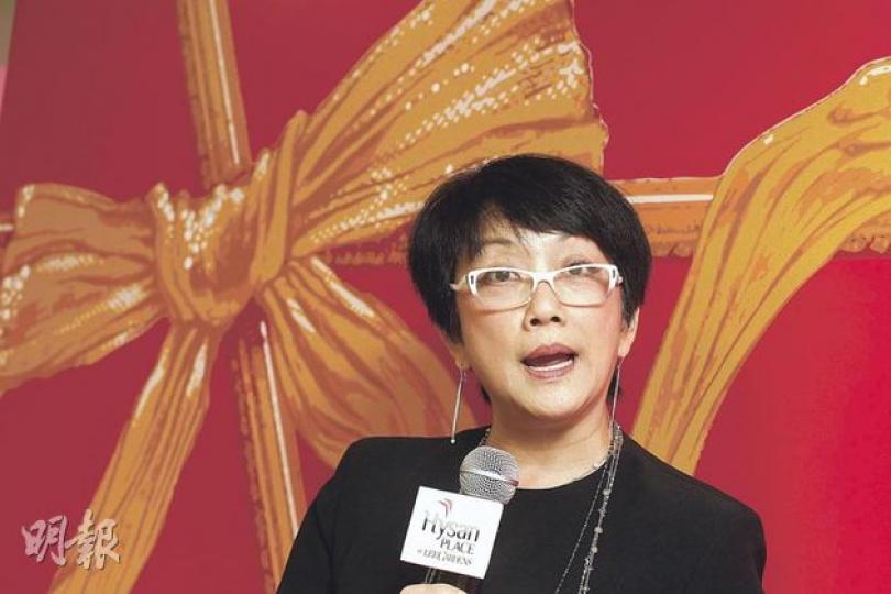 銅鑼灣希慎廣場(圖中)將於下月10日正式開幕,集團表示屆時將有100個商戶同時開張,並有信心開幕時將百分百租出所有商場樓面。不過,寫字樓部分則僅達四成出租率,較商場遜色。(李紹昌攝)
銅鑼灣希慎廣場(圖中)將於下月10日正式開幕,集團表示屆時將有100個商戶同時開張,並有信心開幕時將百分百租出所有商場樓面。不過,寫字樓部分則僅達四成出租率,較商場遜色。(李紹昌攝)