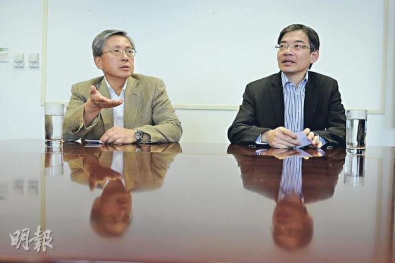 對於立法會早前議員打拉布戰,醫學界兩名候選人謝鴻興(左)和梁家騮(右)均同意修改立法會議事規則,「防止議員濫用拉布」。(劉焌陶攝) 對於立法會早前議員打拉布戰,醫學界兩名候選人謝鴻興(左)和梁家騮(右)均同意修改立法會議事規則,「防止議員濫用拉布」。(劉焌陶攝)