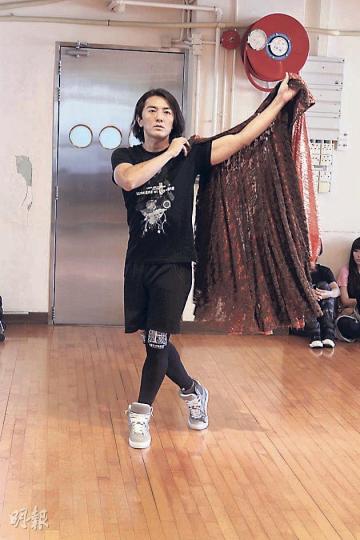 伊健正忙於為演唱會積極備戰,希望自己聲、色、藝都進步。(攝影/記者﹕葉靜文) 伊健正忙於為演唱會積極備戰,希望自己聲、色、藝都進步。(攝影/記者﹕葉靜文)