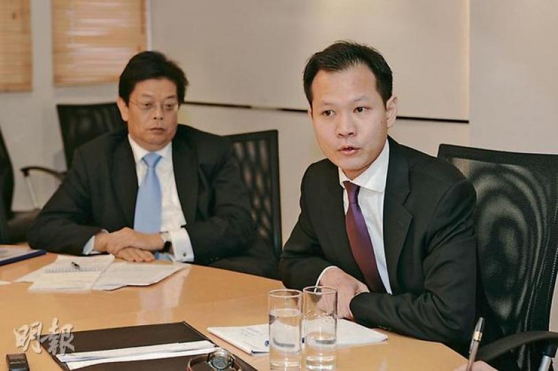 律師會前會長王桂壎(左)強調自己並非「忽然民主」,又稱民主及法治不應成為公民黨的專利;公民黨郭榮鏗(右)稱業界選民會懂得分別誰是真正民主派。(葉思雅攝) 律師會前會長王桂壎(左)強調自己並非「忽然民主」,又稱民主及法治不應成為公民黨的專利;公民黨郭榮鏗(右)稱業界選民會懂得分別誰是真正民主派。(葉思雅攝)