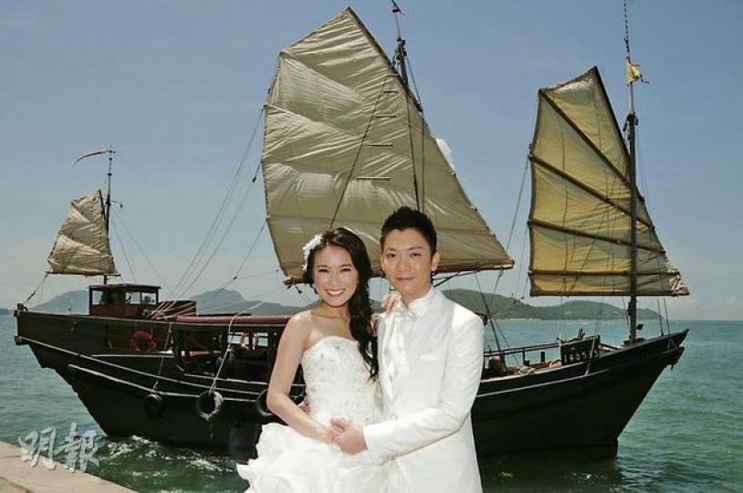 李丞責與劉倩婷昨日以帆船作背景拍婚紗照。(攝影/記者:梁迺楠) 李丞責與劉倩婷昨日以帆船作背景拍婚紗照。(攝影/記者:梁迺楠)
