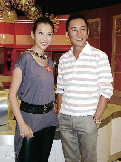 吳啟華(右)回巢TVB拍《On call 36小時》續集,原來他曾邀好拍檔蔡少芬(左)演出,可惜對方太忙而推演。(攝影/記者:鍾一虹) 吳啟華(右)回巢TVB拍《On call 36小時》續集,原來他曾邀好拍檔蔡少芬(左)演出,可惜對方太忙而推演。(攝影/記者:鍾一虹)