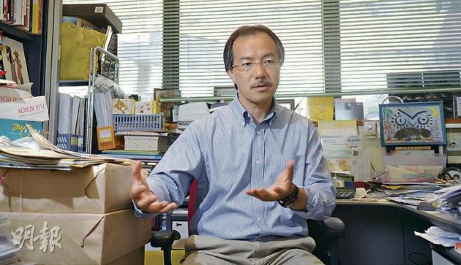 改披工黨旗幟入議會的張超雄坦言，放下公民黨舊有的中產包袱後，未來4年將與「比較傻及打理想主義」的黨友主打關注弱勢小眾，「做返自己」。（陳淑安攝）