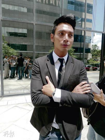 顧志雅表示已脫離「模界」，一段時間沒有模特兒工作，反而內地有一些公關工作正在洽商，惟案件纏身令他不能出外，幸獲家人支持，經濟未陷困境。（何偉畧攝）