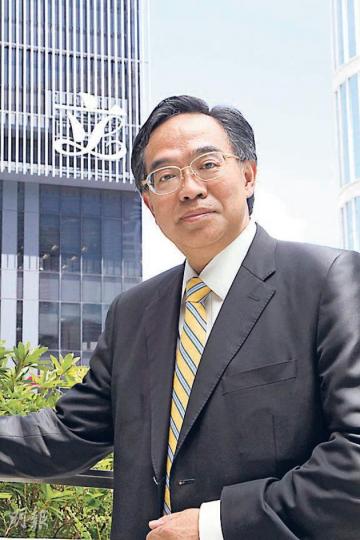 盧偉國表示，會積極考慮與理念相同的立法會無黨派同僚組成聯盟。（林俊源攝）