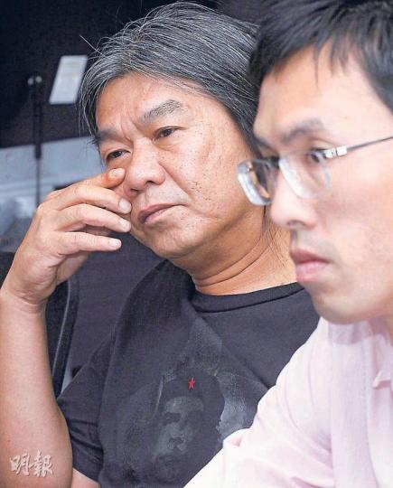 社民連主席梁國雄（左）稱，公民黨部署失當及民主黨高估選情，都是今次泛民大敗的關鍵。右為社民連副主席吳文遠。（李紹昌攝）