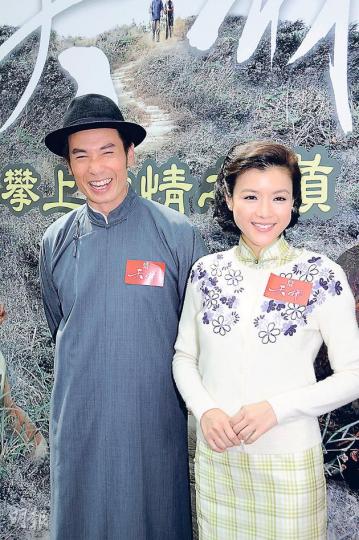 陳豪與女友陳茵媺拍住上，為新劇《天梯》造勢。（攝影/記者﹕梁榮達）李添勝（攝影/記者﹕梁榮達）穿上旗袍的高海寧性感度大減。（攝影/記者﹕梁榮達）
