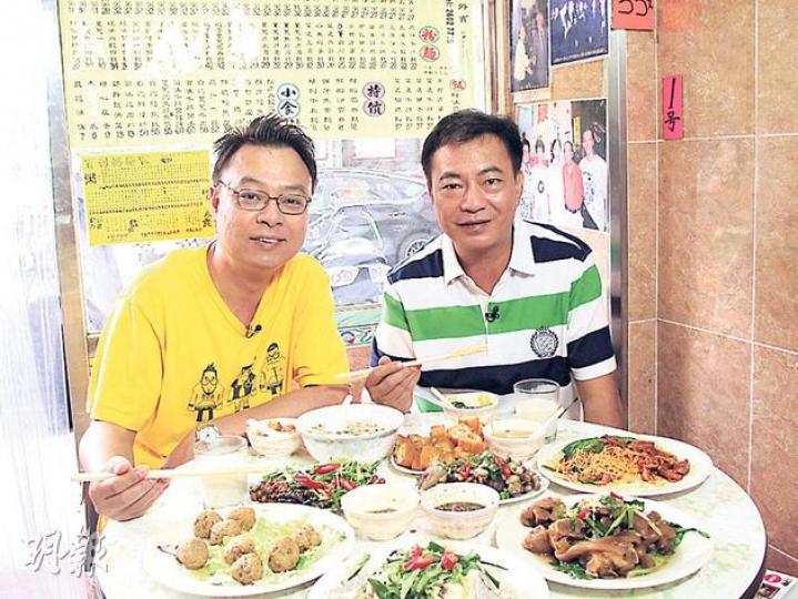 廖偉雄、李力持談舊事憶起故友羅慧娟。（攝影/記者：葉靜文）