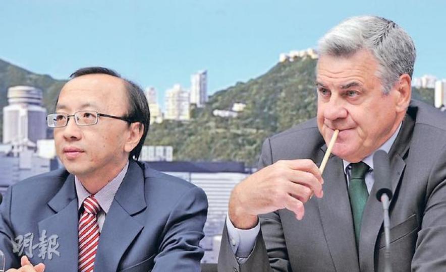 法律改革委員會建議訂立新的強姦罪定義，把在不獲同意下的肛交及口交一同納入為強姦行為，受害人定義亦將由過去只限女性，變成男女均可為受害人。圖為性罪行檢討小組委員會主席鄧樂勤（右）及委員張達明（左）。（劉焌陶攝） （明報製圖）