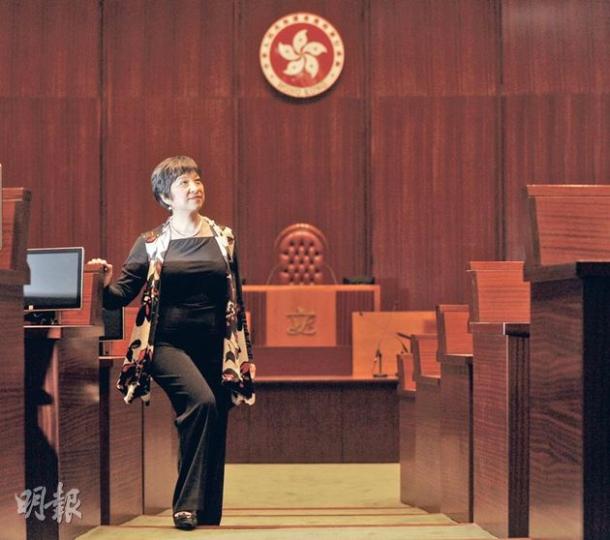 即將退休的立法會秘書長吳文華說，過去與議員及政黨合作無間，告別議會後將會非常不捨。（余俊亮攝）