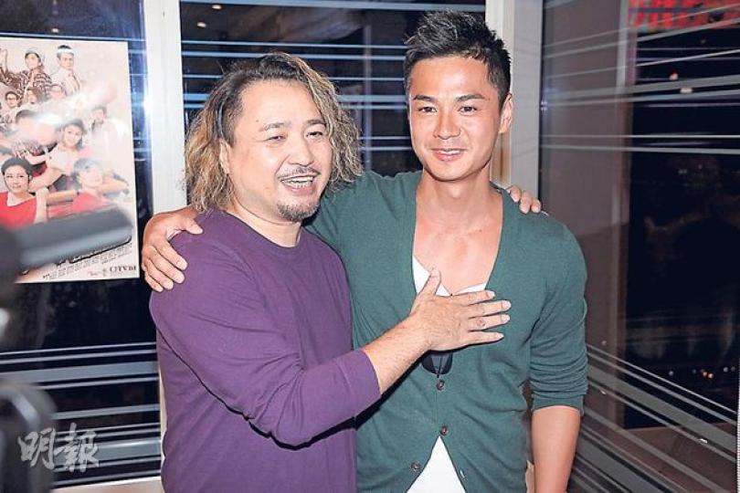 古明華演「蘇基」非常入戲，不忘摸摸羅仲謙胸肌。（攝影/記者﹕阿釗）