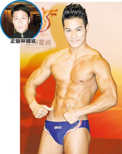 「大兵林國斌」黃集鋒雙手豎起拇指，信心十足。（攝影﹕孫華中） 「高大版王祖藍」王清重不知能否像正版一樣口才了得。（攝影﹕孫華中） 「內地版陳啟泰」畢萬春身形甚弗，有望入圍。（攝影﹕孫華中） 「紋身版金剛」甚有男人味。（攝影﹕孫華中） 「翻版郭田葰」陳振宇單手做掌上壓，向評判爭取分數。（攝影﹕孫華中） 「巨胸朱少杰」周帥雖然下身激凸，整體質素不差。（攝影﹕孫華中） 「油髮張錦程」李澤民最叻彈結他，可惜無機會表演。（攝影﹕孫華中） 「羅馬尼亞舞王」Bruno有外形又懂舞蹈，大有入圍機會。（攝影﹕孫華