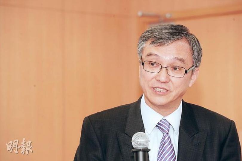 財務匯報局行政總裁甘博文指出，現時調查後會把個案轉交會計師公會決定是否處分。（葉思雅攝）