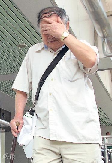 有28次盜竊案底的被告馮之冠，自稱年少時目睹雙親遭日軍斬首而對日本懷恨在心，故偷日貨發泄。（余卓善攝）