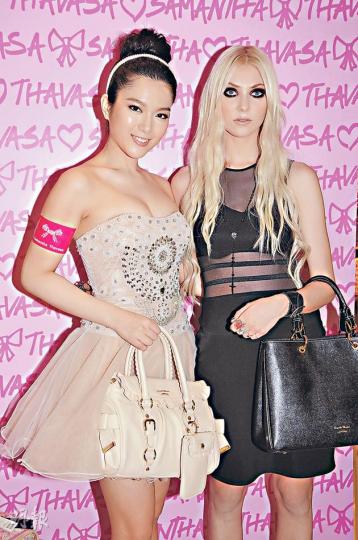 苟芸慧（左）於Taylor Momsen（右）面前獻唱感到緊張。（攝影：孫華中）
