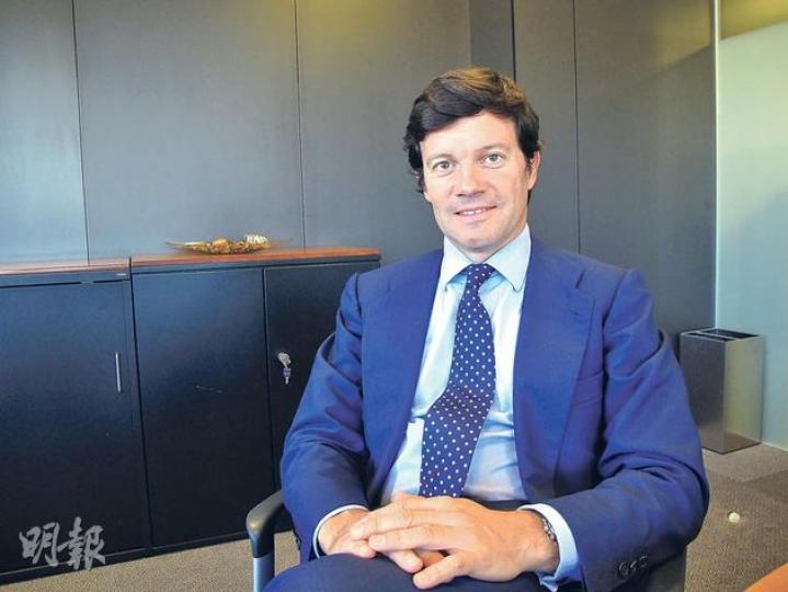 Caixa Bank管理委員會成員（國際銀行業務）Ignacio Alvarez-Rendueles表明，集團暫時沒有計劃再增持東亞（0023）的股份，但會與東亞保持長期合作關係。（岑梽豪攝）