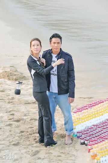 吳卓羲與傅嘉莉昨日在石澳拍攝新劇《衝上雲霄II》。（攝影/記者﹕林祖傑）