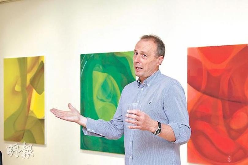 Zimmermann的作品曾多次於國際展覽展出，包括比利時布魯塞爾基金會、意大利威尼斯雙年展，亦為法國巴黎卡地亞當代藝術基金會、法國巴黎龐畢度中心、德國法蘭克福現代藝術館、美國紐約現代藝術博物館等收藏。（林俊源攝） 展覽主題以「D.R.O.P.」為題，指的是Zimmermann使用的一點點七彩環氧樹脂顏料，也是他一點一滴環氧樹脂累積而成的畫作。（林俊源攝） （林俊源攝）