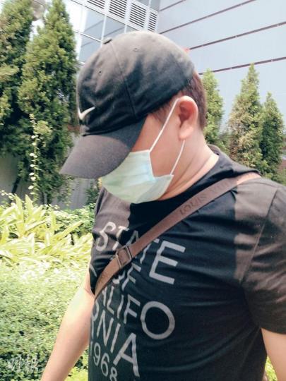 曾任職運輸工人的事主譚卓琪供稱,首次量體重不達標後,「纖得掂」職員游說他再做一個「焗氈」療程,完成後再量體重發現不跌反升。(黃建邦攝) 曾任職運輸工人的事主譚卓琪供稱,首次量體重不達標後,「纖得掂」職員游說他再做一個「焗氈」療程,完成後再量體重發現不跌反升。(黃建邦攝)