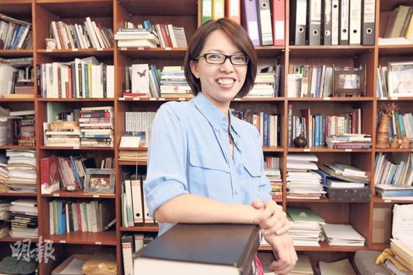 蔡玉萍--香港中文大學社會學系副教授(郭慶輝攝)書中亦有對平機會進行檢討,學者指出平機會在性騷擾防治和性別平等工作方面有一定效能,但在投訴個案時較偏好以和解方式處理,向受害人提供的法律援助較少。若是涉及制度本身的結構性歧視,訴諸法律可進一步檢視制度的不足,也可讓公眾就此討論。(郭慶輝攝) 蔡玉萍--香港中文大學社會學系副教授(郭慶輝攝)書中亦有對平機會進行檢討,學者指出平機會在性騷擾防治和性別平等工作方面有一定效能,但在投訴個案時較偏好以和解方式處理,向受害人提供的法律援助較少。若是涉及制度本身的結構性歧視,訴諸法律可進一步檢視制度的不足,也可讓公眾就此討論。(郭慶輝攝)