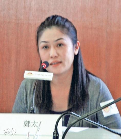 鄭太(圖)的兒子曾一度被公立醫院指為輕度弱智,入讀小學後才發現是言語障礙和情緒障礙,她大感無奈,兒子亦因而失去1至6歲前的治療黃金期。(陳翔翎攝) 鄭太(圖)的兒子曾一度被公立醫院指為輕度弱智,入讀小學後才發現是言語障礙和情緒障礙,她大感無奈,兒子亦因而失去1至6歲前的治療黃金期。(陳翔翎攝)