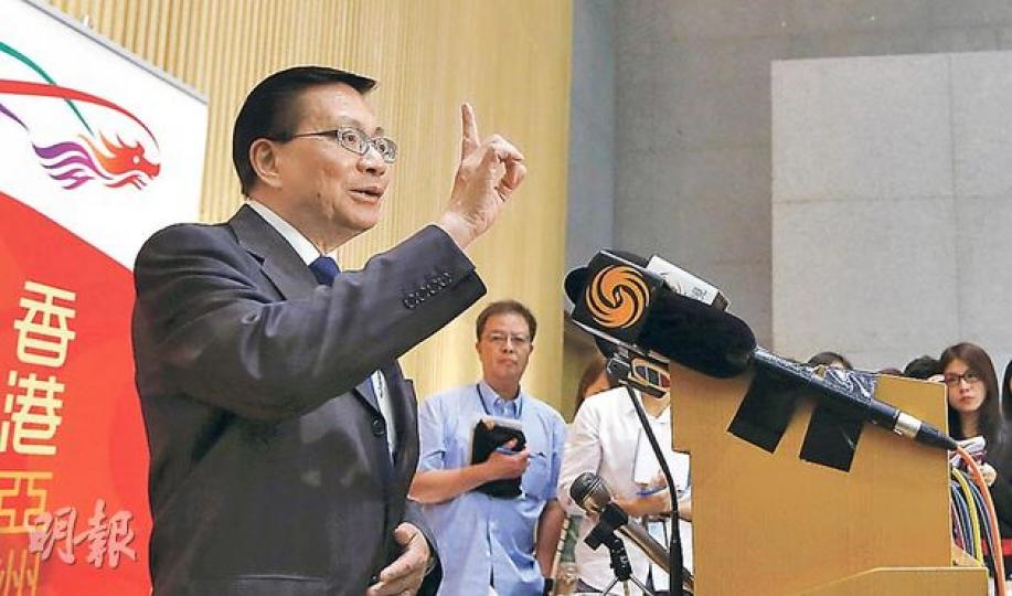 運輸及房屋局長張炳良昨表示,長遠房屋策略督導委員會將於明年中發表長遠房屋策略諮詢文件。(李澤彤攝) 運輸及房屋局長張炳良昨表示,長遠房屋策略督導委員會將於明年中發表長遠房屋策略諮詢文件。(李澤彤攝)