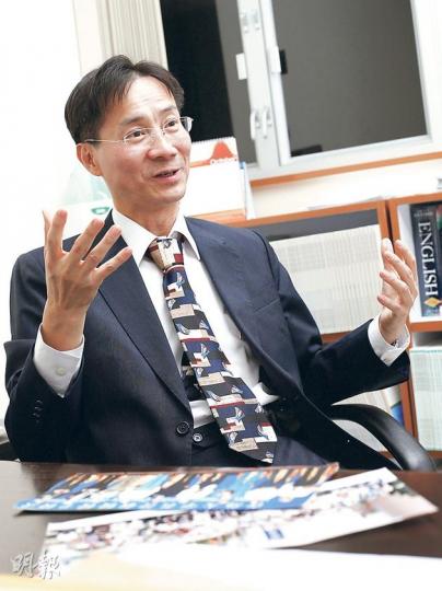 樹仁大學工商管理學系系主任楊榮基,為今屆諾貝爾經濟學獎得主沙普利的朋友。(李澤彤攝) 樹仁大學工商管理學系系主任楊榮基,為今屆諾貝爾經濟學獎得主沙普利的朋友。(李澤彤攝)