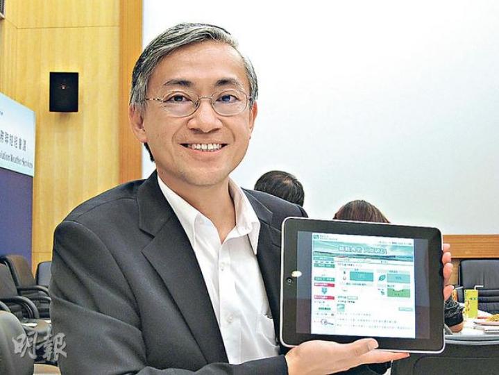 天文台長岑智明話,佢哋將會推出「我的天文台」網,方便市民選擇合心水嘅資訊。(馬耀森攝) 天文台長岑智明話,佢哋將會推出「我的天文台」網,方便市民選擇合心水嘅資訊。(馬耀森攝)