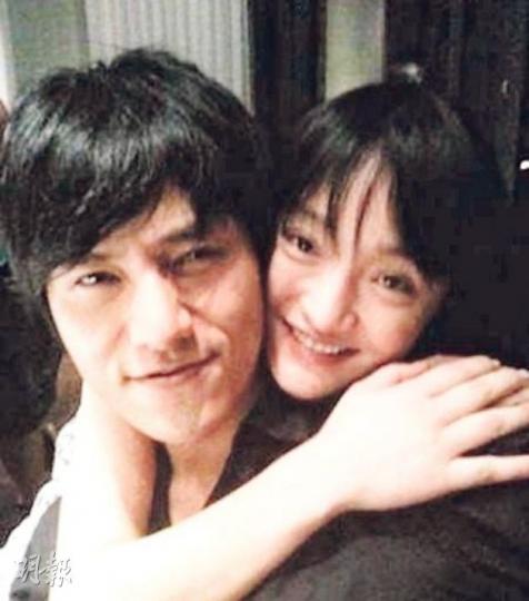 陳坤不避嫌,將他與周迅的親密劇照上載微博,慶祝周迅38歲生日。(微博圖片) 陳坤不避嫌,將他與周迅的親密劇照上載微博,慶祝周迅38歲生日。(微博圖片)
