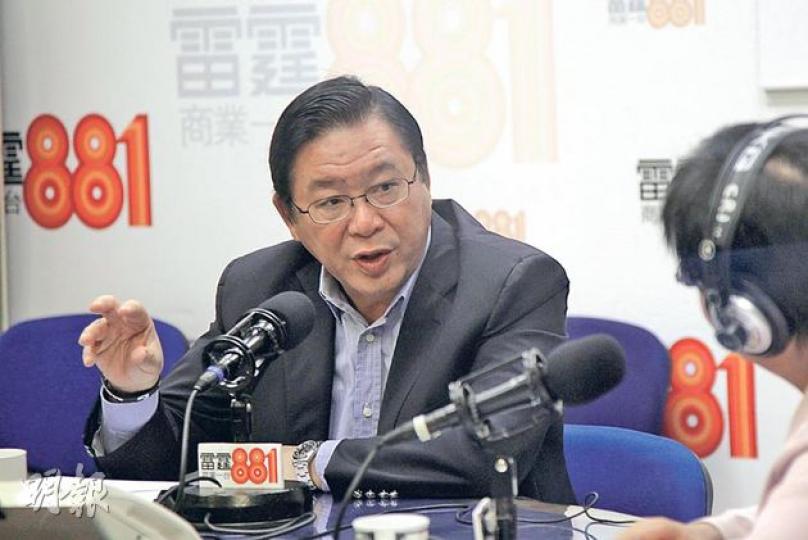 行政會議新成員林健鋒表示,特首委任他進入行會,是想平衡各方聲音。(林俊源攝)工黨何秀蘭表明,寧願建制派將來直接與人力和社民連協調,以免泛民建制協調後,仍有泛民代表落選委員會。(李紹昌攝) 行政會議新成員林健鋒表示,特首委任他進入行會,是想平衡各方聲音。(林俊源攝)工黨何秀蘭表明,寧願建制派將來直接與人力和社民連協調,以免泛民建制協調後,仍有泛民代表落選委員會。(李紹昌攝)