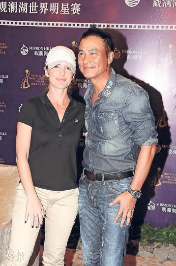 任達華為滿足朋友願望,呆等10分鐘與Minka Kelly影合照。(攝影/記者﹕林蘊兒、孫華中)鄭雨盛到海口出席高爾夫球盛會,心情靚靚。(攝影/記者﹕林蘊兒、孫華中)楊紫瓊在活動上開心見到好友洪金寶。(攝影/記者﹕林蘊兒、孫華中)陳妍希盼有機會效法楊紫瓊拍功夫片。(攝影/記者﹕林蘊兒、孫華中) 任達華為滿足朋友願望,呆等10分鐘與Minka Kelly影合照。(攝影/記者﹕林蘊兒、孫華中)鄭雨盛到海口出席高爾夫球盛會,心情靚靚。(攝影/記者﹕林蘊兒、孫華中)楊紫瓊在活動上開心見到好友洪金寶。(攝影/記者﹕林蘊兒、孫華中)陳妍希盼有機會效法楊紫瓊拍功夫片。(攝影/記者﹕林蘊兒、孫華中)