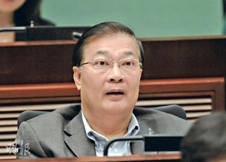 民建聯主席譚耀宗稱,有長者向他們表示,希望議員先通過津貼方案,令他感到壓力 。(尹錦恩攝)(明報製圖) 民建聯主席譚耀宗稱,有長者向他們表示,希望議員先通過津貼方案,令他感到壓力 。(尹錦恩攝)(明報製圖)