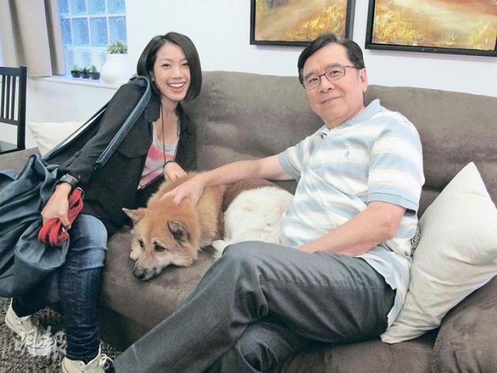 John哥與姪女姜麗文首次合作演父女,他搞笑大爆姪女瘀事,令她招駕不來。(攝影:梁迺楠)明星狗「美麗」拍戲獲貴賓式接待,跟姜麗文齊齊瞓牀休息。(攝影:梁迺楠)姜大衛拍城電新劇《三面形醫》,與陳宇琛合作有新鮮感。(攝影:梁迺楠) John哥與姪女姜麗文首次合作演父女,他搞笑大爆姪女瘀事,令她招駕不來。(攝影:梁迺楠)明星狗「美麗」拍戲獲貴賓式接待,跟姜麗文齊齊瞓牀休息。(攝影:梁迺楠)姜大衛拍城電新劇《三面形醫》,與陳宇琛合作有新鮮感。(攝影:梁迺楠)