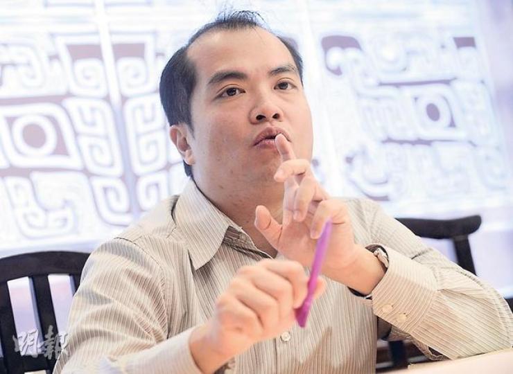 鏞記二弟甘琨禮的兒子甘連宏強調,父親一方已為官司出現的各種結果作好準備,期望買斷甘健成一方股權。(余俊亮攝) 鏞記二弟甘琨禮的兒子甘連宏強調,父親一方已為官司出現的各種結果作好準備,期望買斷甘健成一方股權。(余俊亮攝)