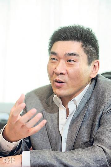 城大管理科學系副教授曹國輝表示,港人置業信心指數跌至08年第3季以來新低,顯示港人沒有信心買樓,對樓市不利。 (葉思雅攝) 城大管理科學系副教授曹國輝表示,港人置業信心指數跌至08年第3季以來新低,顯示港人沒有信心買樓,對樓市不利。 (葉思雅攝)