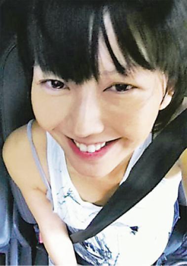 孫燕姿喜獲麟兒,當然笑開顏。(微博圖片)姚瑩瑩笑囝囝望鏡頭便會擺個Chok樣。(攝影﹕娛樂組)羅敏莊母女似餅印。(攝影﹕娛樂組) 孫燕姿喜獲麟兒,當然笑開顏。(微博圖片)姚瑩瑩笑囝囝望鏡頭便會擺個Chok樣。(攝影﹕娛樂組)羅敏莊母女似餅印。(攝影﹕娛樂組)
