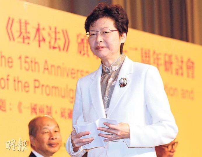 政務司長林鄭月娥稱,看不到行會成員林奮強在賣樓事件上涉利益衝突,認為他毋須辭職。(李紹昌攝)(明報製圖)(明報製圖) 政務司長林鄭月娥稱,看不到行會成員林奮強在賣樓事件上涉利益衝突,認為他毋須辭職。(李紹昌攝)(明報製圖)(明報製圖)