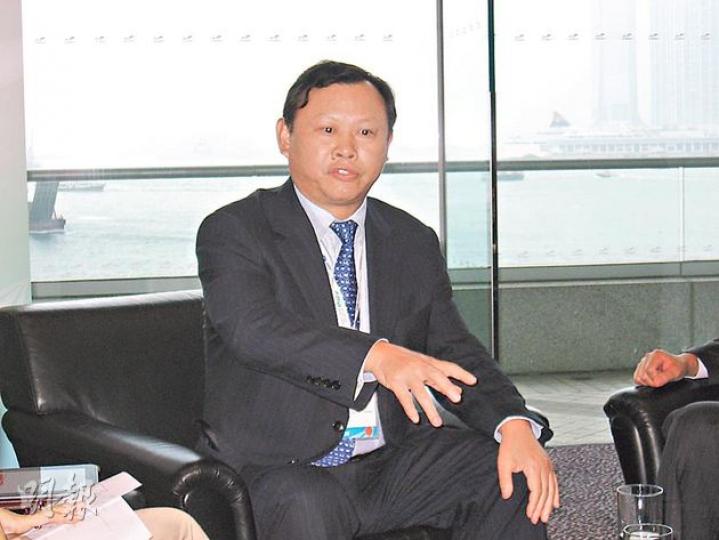 中國物流與採購聯合會會長何黎明稱「營改增」政策加重物流企業負擔,聯合會已向國家有關機構提出慎重擴大試點範圍。(明報記者攝) 中國物流與採購聯合會會長何黎明稱「營改增」政策加重物流企業負擔,聯合會已向國家有關機構提出慎重擴大試點範圍。(明報記者攝)
