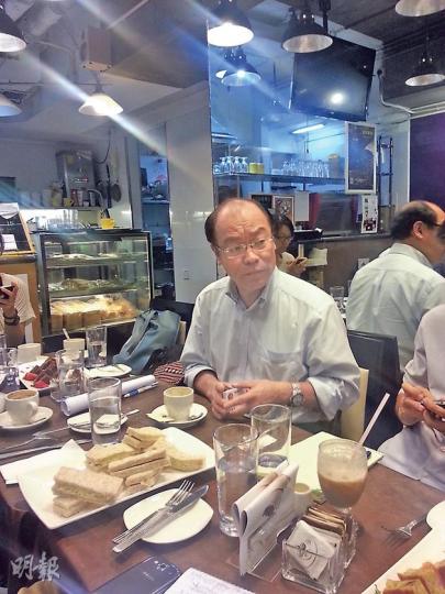 民協馮檢基噚日喺社企「刻咖啡」同傳媒茶敘,力銷佢哋嘅自家咖啡同食物。阿基話,「刻咖啡」過去幾年最痛苦時,每月蝕4萬幾蚊,經歷6代店長,呢幾個月終於止蝕,叫做還得神落。(林凱旻攝) 民協馮檢基噚日喺社企「刻咖啡」同傳媒茶敘,力銷佢哋嘅自家咖啡同食物。阿基話,「刻咖啡」過去幾年最痛苦時,每月蝕4萬幾蚊,經歷6代店長,呢幾個月終於止蝕,叫做還得神落。(林凱旻攝)