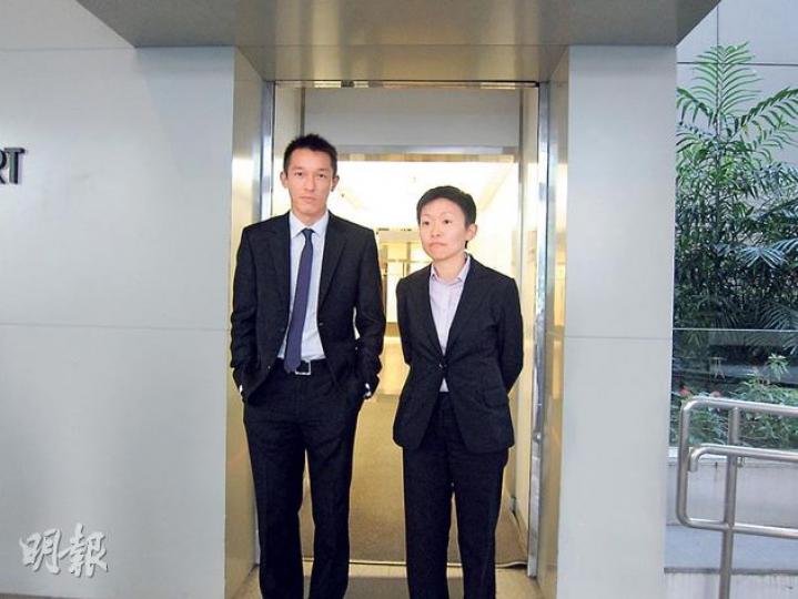 在鳳姐謀殺案中,法官點名讚揚調查此案的警務人員,包括總督察黃震宇(左)。案件主管孔潔雯(右)則對判刑感高興,認為終可給死者一個交代。(林綺琪攝) 在鳳姐謀殺案中,法官點名讚揚調查此案的警務人員,包括總督察黃震宇(左)。案件主管孔潔雯(右)則對判刑感高興,認為終可給死者一個交代。(林綺琪攝)
