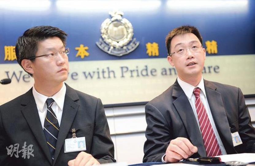 商業罪案調查科科技罪案組警司梁德光(右)呼籲市民,如遇可疑客戶,馬上致電調查科熱線2860 5012與警方聯絡。旁為同組總督察陳志勇。(盧翊銘攝) 商業罪案調查科科技罪案組警司梁德光(右)呼籲市民,如遇可疑客戶,馬上致電調查科熱線2860 5012與警方聯絡。旁為同組總督察陳志勇。(盧翊銘攝)