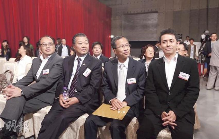 亞視執行董事盛品儒(右)噚日出席亞視活動後,對記者話亞視直播集會係「合法、合情、合理」。左起為立法會議員林大輝、全國政協委員張國良及立法會主席曾鈺成。(李澤彤攝) 亞視執行董事盛品儒(右)噚日出席亞視活動後,對記者話亞視直播集會係「合法、合情、合理」。左起為立法會議員林大輝、全國政協委員張國良及立法會主席曾鈺成。(李澤彤攝)