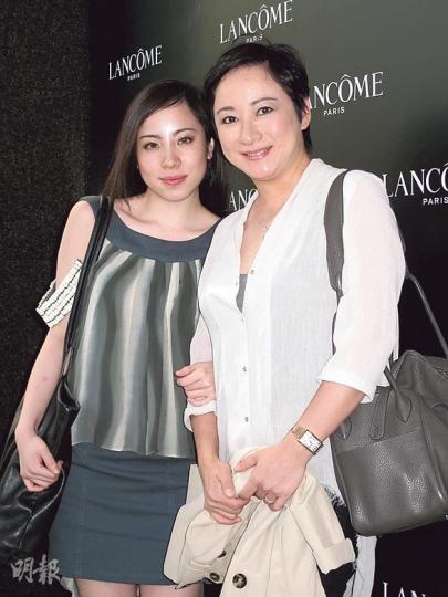 謝寧與女兒結伴出席化妝品牌活動。(攝影/記者﹕李潔盈) 謝寧與女兒結伴出席化妝品牌活動。(攝影/記者﹕李潔盈)