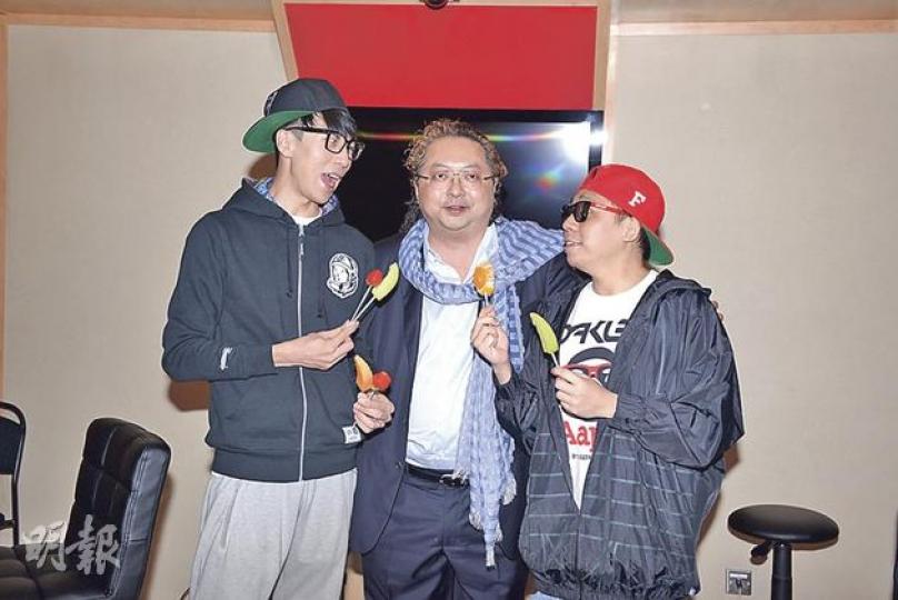 前老闆何哲圖(中)現身打氣,並表示全力支持農夫。(攝影/記者:柯美) 前老闆何哲圖(中)現身打氣,並表示全力支持農夫。(攝影/記者:柯美)