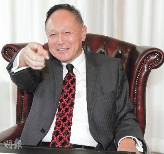 趙世曾表示現在不是封建時代,他亦有兒有孫,似乎對女兒趙式芝與楊如芯的同性婚姻,態度軟化。(李紹昌攝) 趙世曾表示現在不是封建時代,他亦有兒有孫,似乎對女兒趙式芝與楊如芯的同性婚姻,態度軟化。(李紹昌攝)