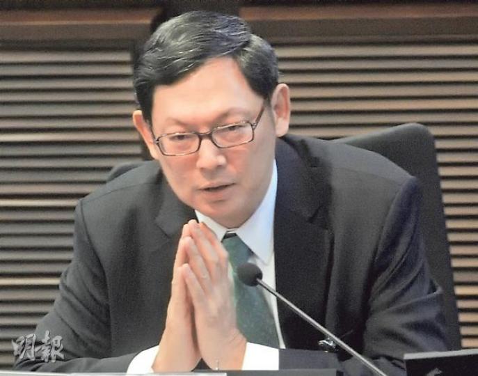 金管局總裁陳德霖指隨着歐債危機於第三季逐漸緩和,歐元及當地股市齊升,外匯基金在貨幣市場及股市皆表現向好。(余俊亮攝) 金管局總裁陳德霖指隨着歐債危機於第三季逐漸緩和,歐元及當地股市齊升,外匯基金在貨幣市場及股市皆表現向好。(余俊亮攝)