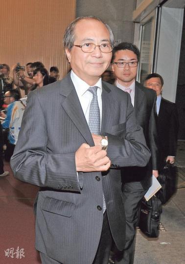 聯席發言人廖亞全(右)形容「211」方案力度有限,只是暫時措施,無法解決部分地區面對人口下跌問題,聯席會繼續與教育局商討2014學年的中學每班人數。(劉焌陶攝)
聯席發言人廖亞全(右)形容「211」方案力度有限,只是暫時措施,無法解決部分地區面對人口下跌問題,聯席會繼續與教育局商討2014學年的中學每班人數。(劉焌陶攝)
